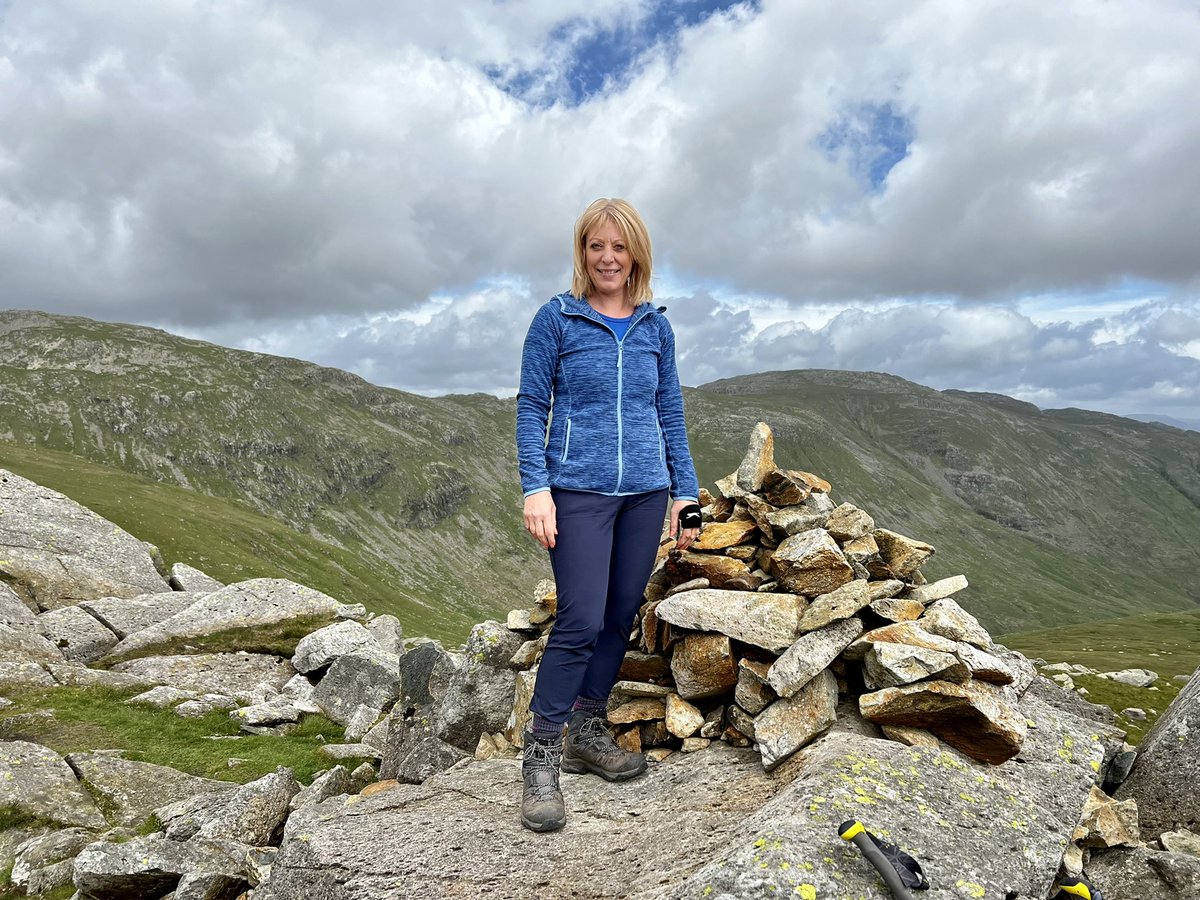 Mel_JDunn's tweet photo. ❤️ the lakes #wainwrightfells 169/214 #happyplace https://t.co/xADfBjd3CG