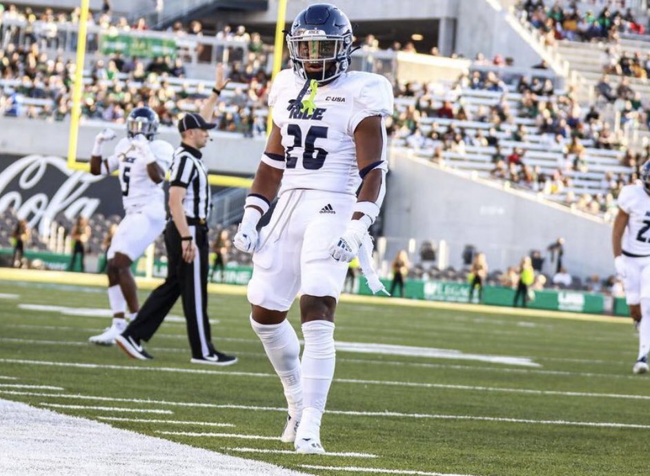 ReeseKeeney's tweet photo. All glory to God! Blessed to receive my first offer from @RiceFootball !💙🦉
@FarragutFB @HKA_Tanalski @JamesWilhoit25 @CoachDeWeen @Coach_Mono @5StarPreps https://t.co/zlxTXzEvJf