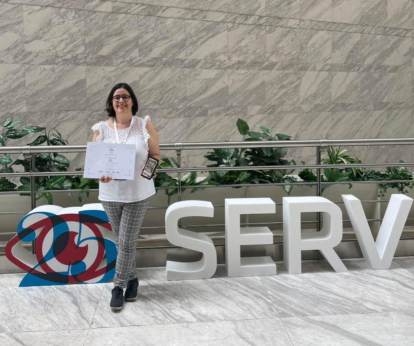 RetinaSERV's tweet photo. Ya tenemos ganadora final de la competición anual Oftal20 ¡Enhorabuena Nuria Olivier! 🦉 🏆
Nuria ha conseguido anteponerse al resto de finalista y conseguir el ansiado premio de una beca de 3.000€ para una estancia formativa en la Institución pública o privada de su elección. https://t.co/p0ErYXwYhK
