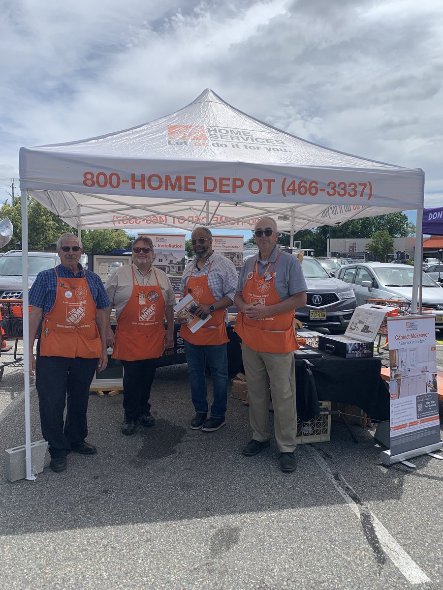 Promoting HDIS programs at our outdoors event in 908 Clifton along with the sales team #meAds
