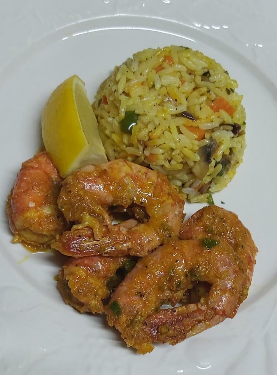Neeresh01's tweet image. Hit the spot for this cold day,Peri Peri Prawns.Damn delicious my private chef