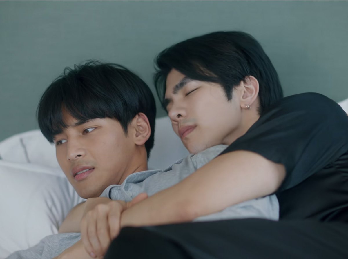 ไหนบอกว่าพอร์ชเป็นทาสรักคินน์ แล้วนี่อะไร ใครกันแน่ 55555 หมั่นไส้บักลูกเขย ไอเจ้าซามอยด์คลั่งรักแมวดื้อ☺ #KinnPorscheEP11 #KinnPorscheTheseries #มายอาโป