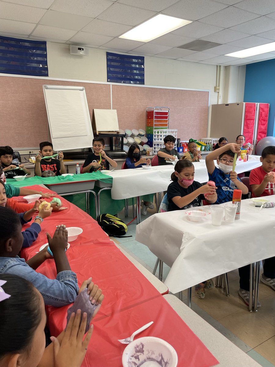 fourthwithjas's tweet photo. The end of the year is always so bittersweet. We spent the last few days of school enjoying each other’s company, making memories &amp; having fun 🤟🏼♥️ @CorneliusElem https://t.co/gKvvFvFJzS