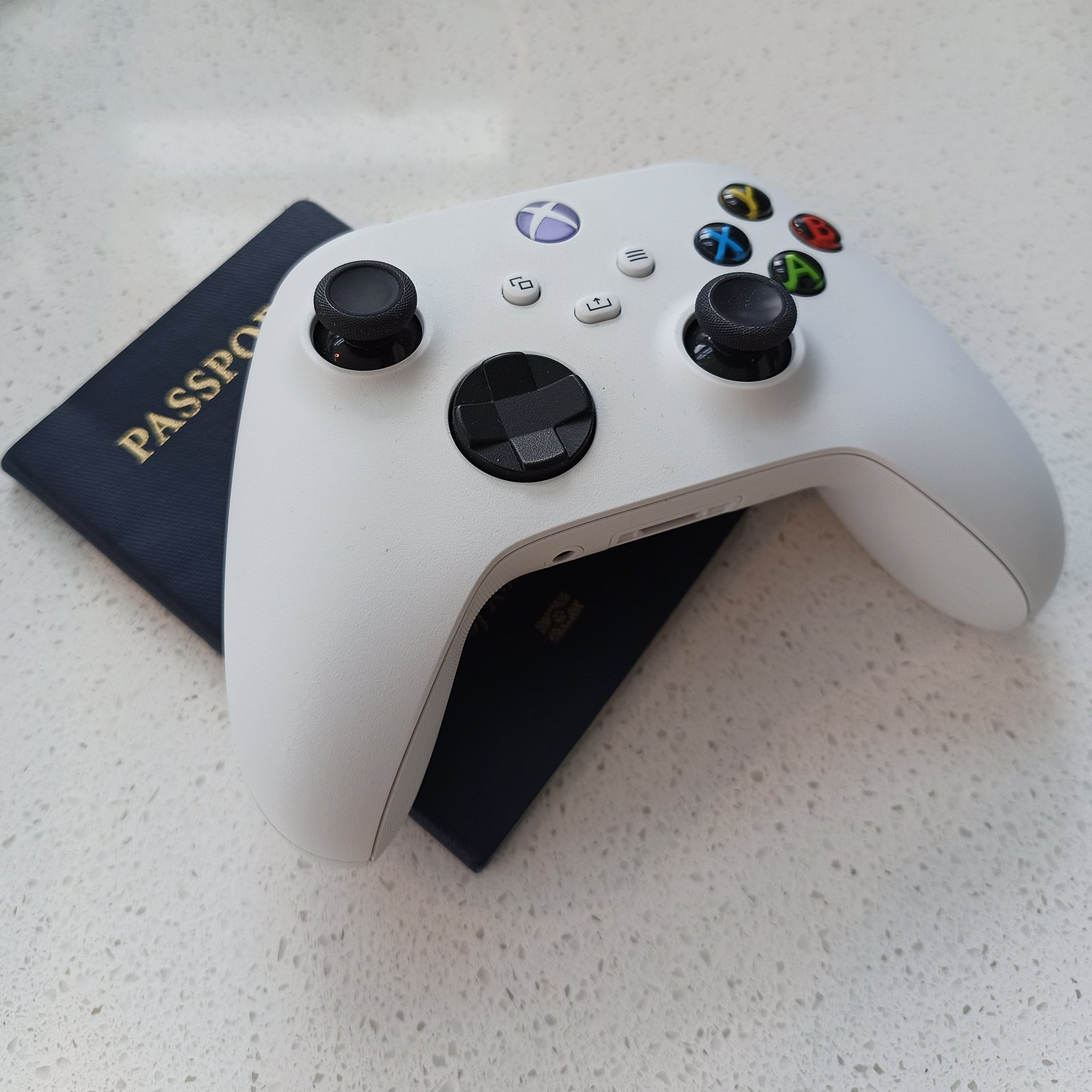 🇺🇦 Chris 🇺🇦 Charla 🇺🇦 on Twitter "I used to bring my Xbox with me when