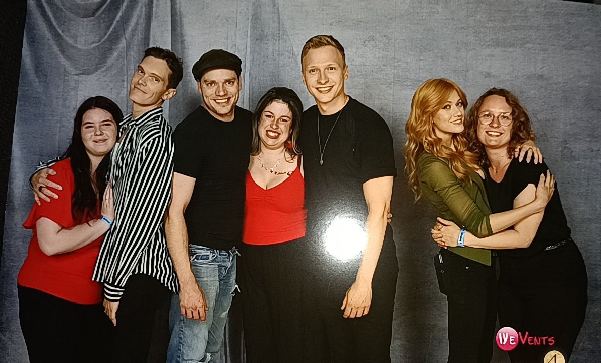 ThomasXkat's tweet image. A week ago 🥹🤍

@kat_mcnamarx @melissa_chilou @Kat_McNamara @LukeBaines @willtudor1 @arosende @MatthewDaddario #DomSherwood 
@WeventsProd #THOS4