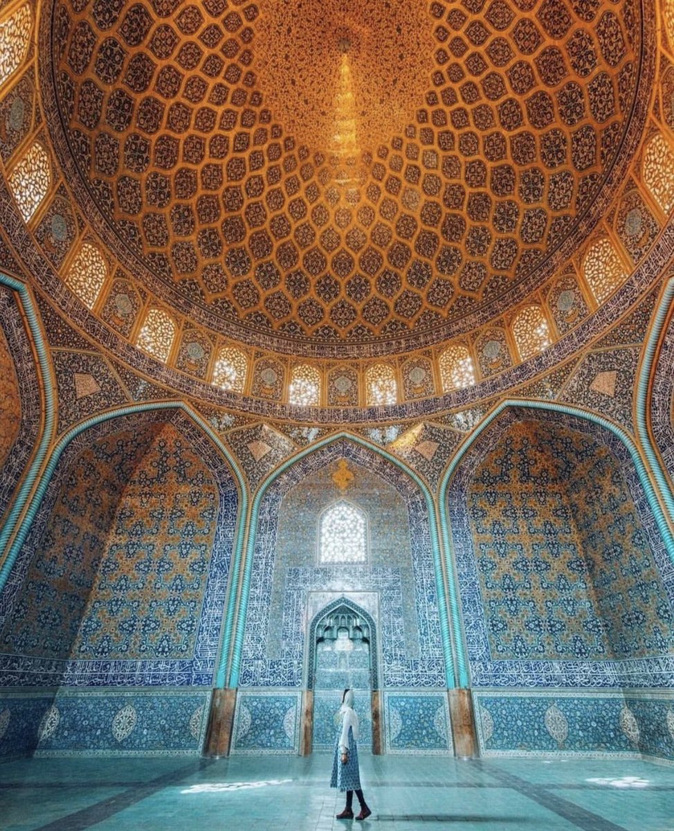 asbariisaba's tweet photo. #Persian architecture 
The Persian empire was vast,was their influence on architecture and art as a whole in world
 #IranInReality 
#iran♥️
#Iran_in_reality https://t.co/IN4GYoUUM7