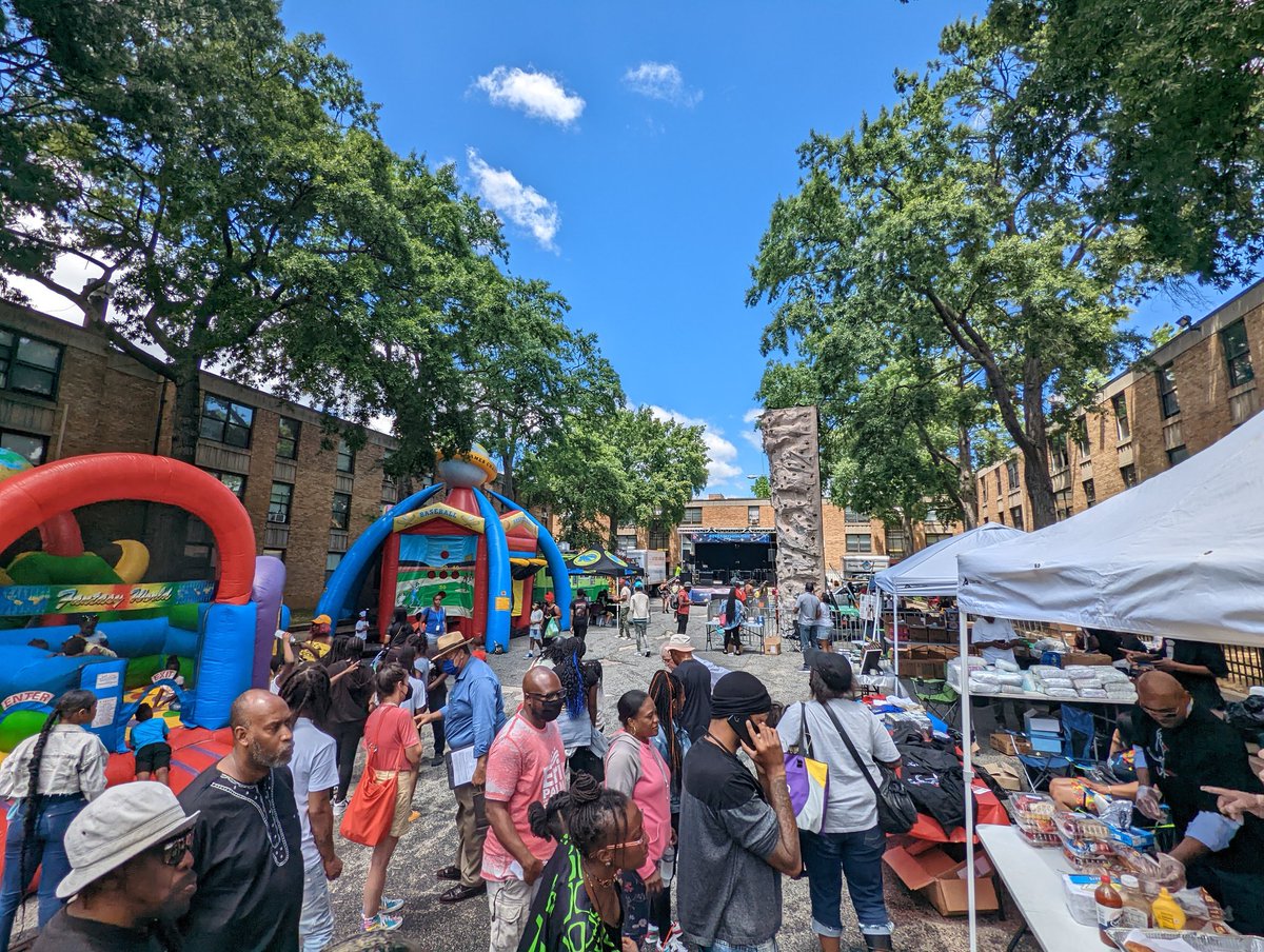 EdwardRyder's tweet photo. Great turnout for #STEAMtheBlock https://t.co/uPioWIKu8A