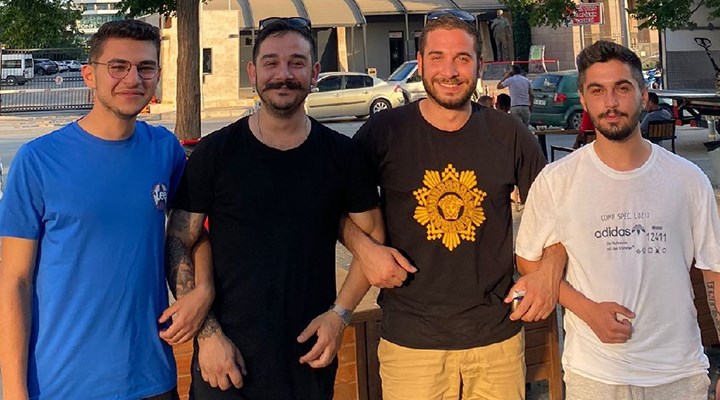 vaziyetcomtr's tweet photo. Türkiye – Litvanya maçında, “Ülkede mülteci istemiyoruz” sloganı atılmasının savcılık, Fenerbahçe taraftar grubu üyesi dört kişiyi gözaltına aldı.

İzmir Adliyesi'ne sevk edilen gençler savcılıktaki ifade işlemlerinin ardından serbest bırakıldı. https://t.co/PywOQpbjiN