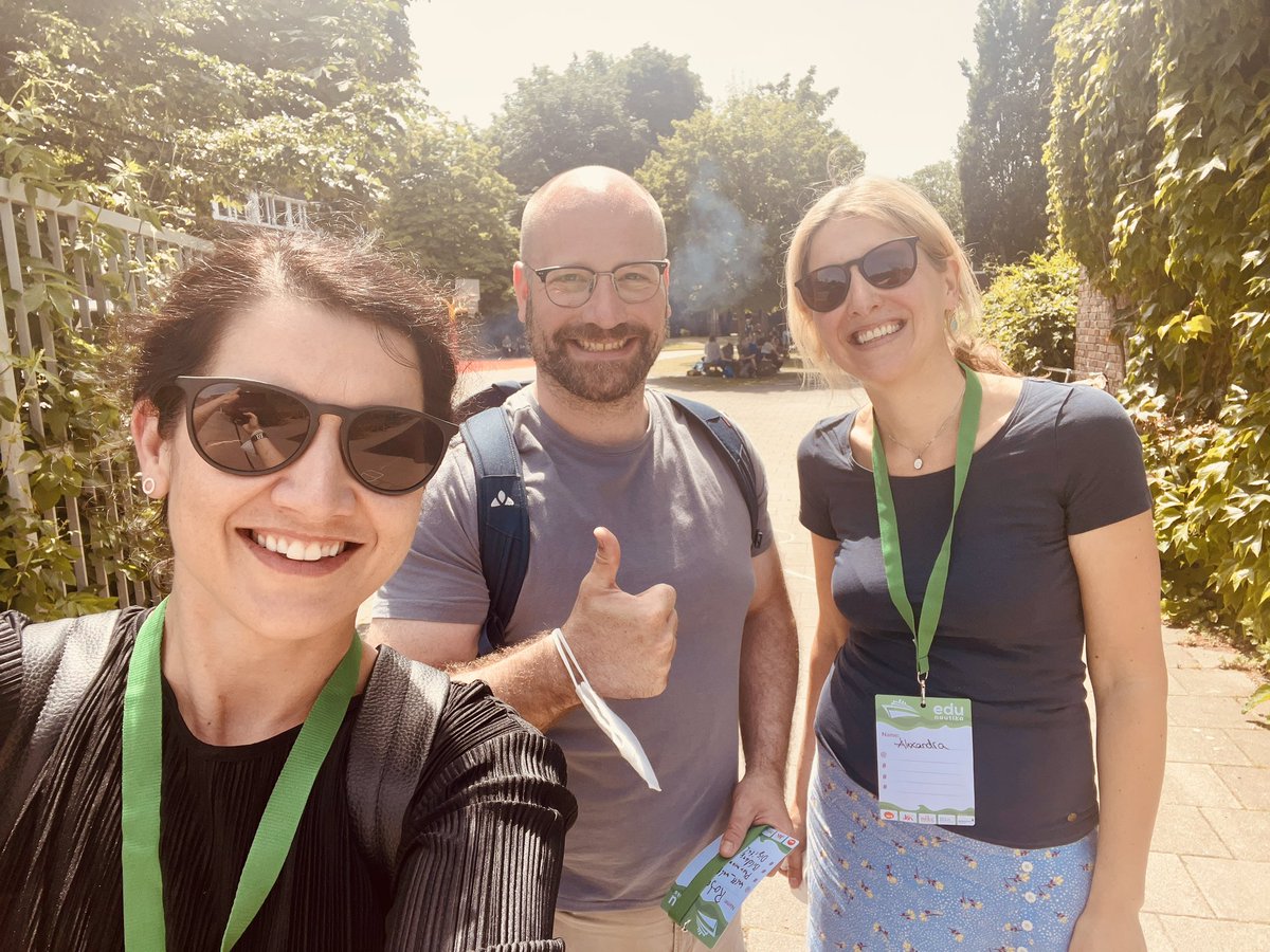 Team <a href="/Bs06Hamburg/">BS06 Hamburg - Chemie, Biologie, Pharmazie, Agrar</a> auf der #edunautika - Schön und inspirierend war es und wir freuen uns auf das nächste Jahr! 
Ein großer Dank geht raus an das Orgateam 🍀☀️🌸.
<a href="/joeranDE/">Jöran Muuß-Merholz</a> <a href="/gibro/">Guido Brombach</a> <a href="/stswir/">Winterhuder Reformschule</a> 
#twlz