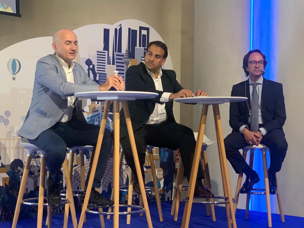 #Androgeno Regional. Hablando de las nuevas tecnicas en biopsia de próstata. Gracias a <a href="/MtezSalamanca/">Dr Mtez-Salamanca</a> <a href="/CounagoFelipe/">felipe couñago</a> <a href="/cdanicas/">Daniel Castellano</a> y @JanssenESP
