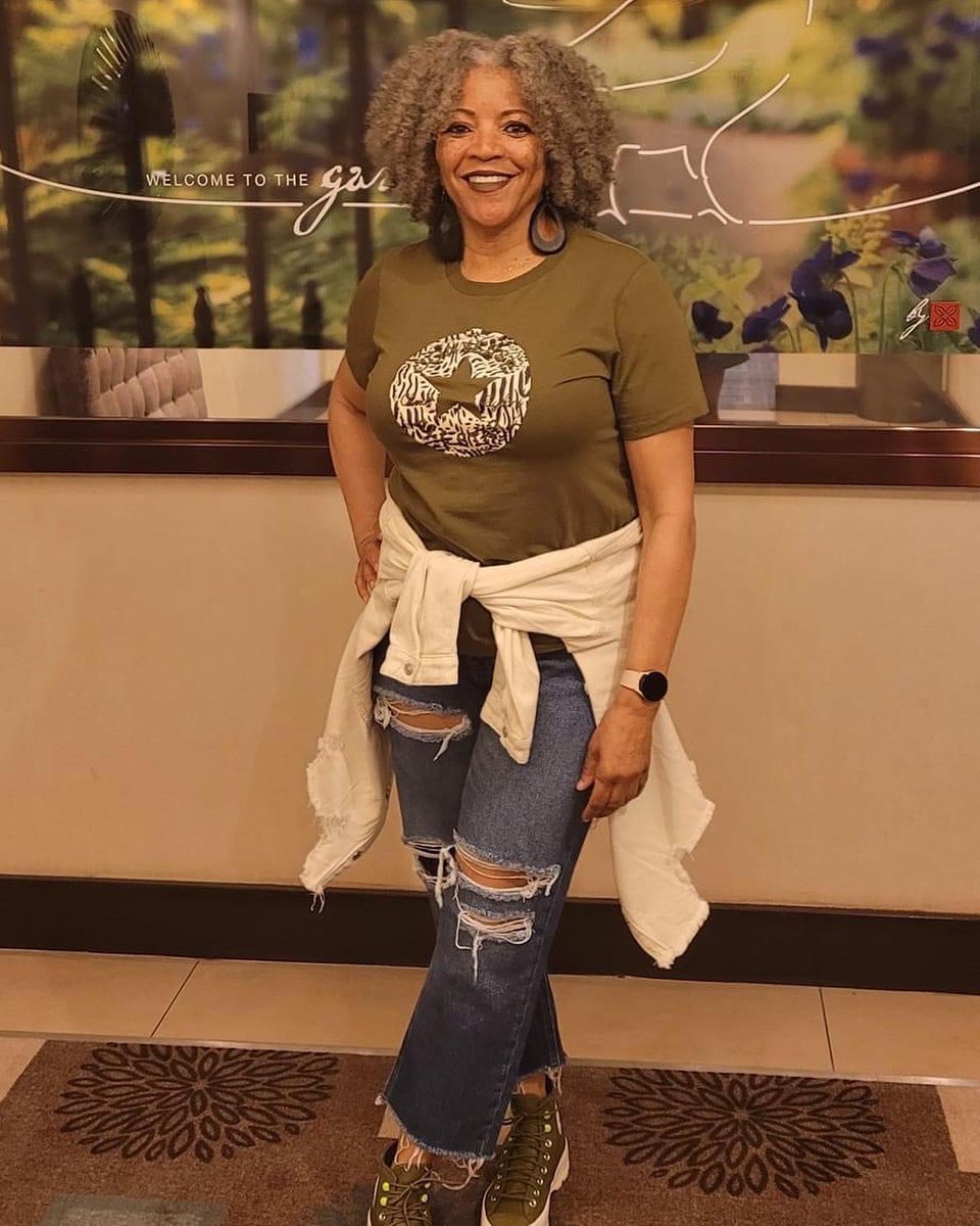 __iikcor's tweet photo. Happy Birthday To My Fly Ass Momma , I Love You Girlllll 🫶🏾🛍🍰🥰😘 https://t.co/8VhJhjbIvG
