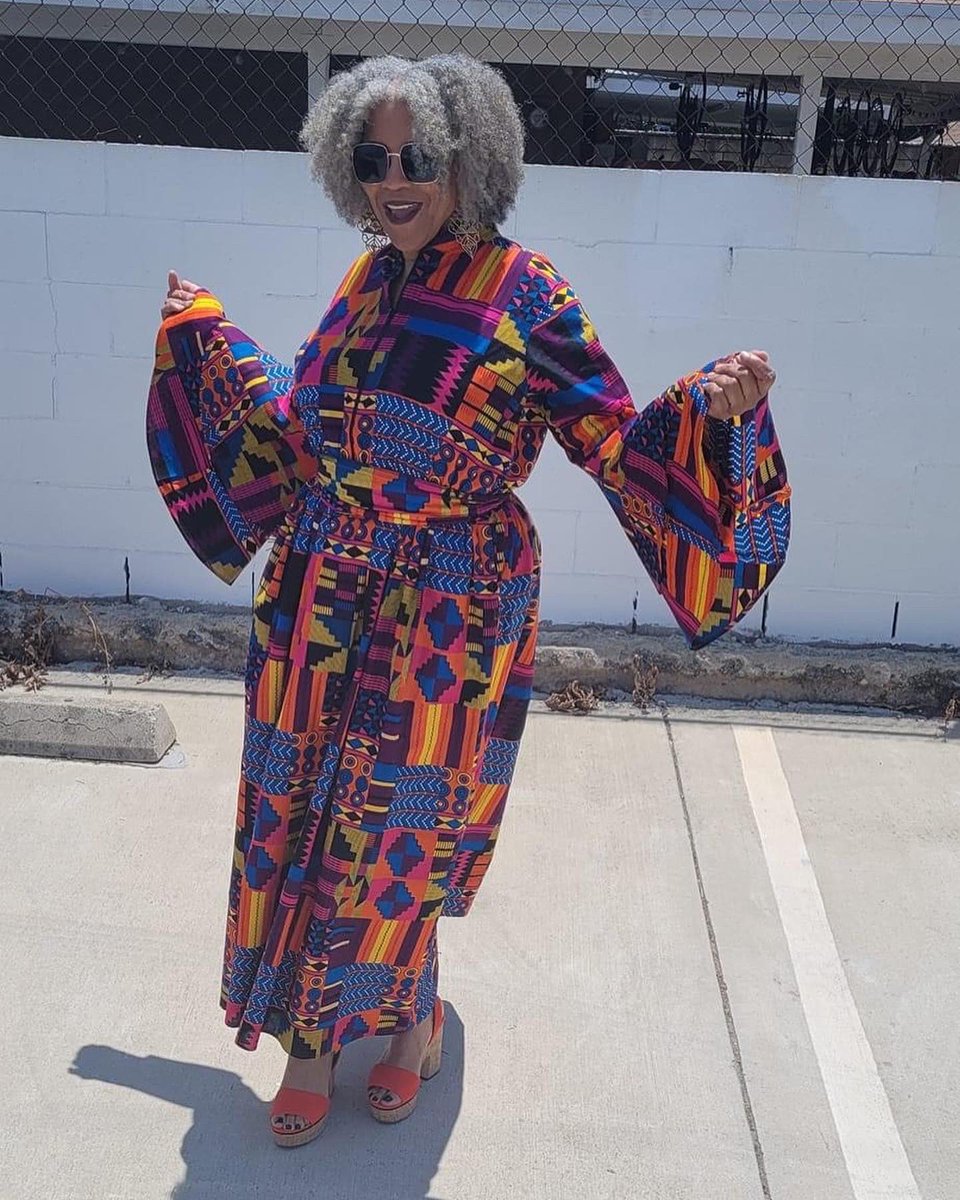 __iikcor's tweet photo. Happy Birthday To My Fly Ass Momma , I Love You Girlllll 🫶🏾🛍🍰🥰😘 https://t.co/8VhJhjbIvG