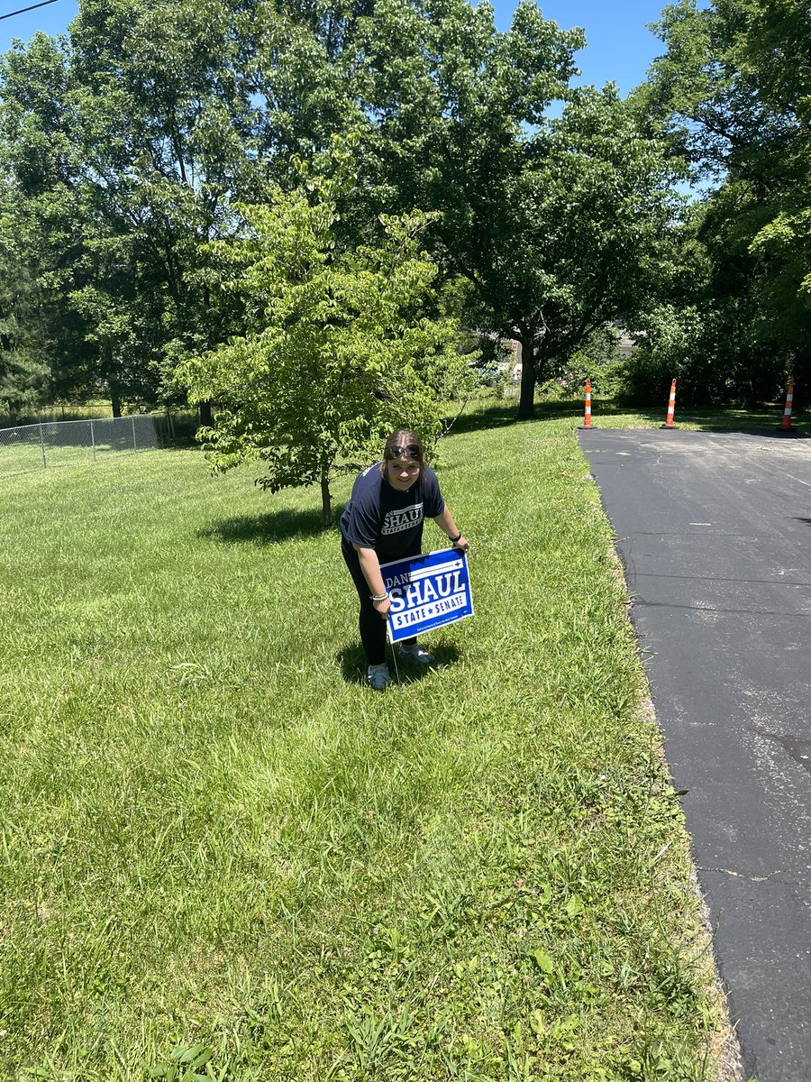 DanShaulMO's tweet photo. #TeamShaul is rocking it today. A lot of great community support and signs hitting yards throughout Jefferson County. #JeffcoMO #moleg https://t.co/iYyUcDv3YW