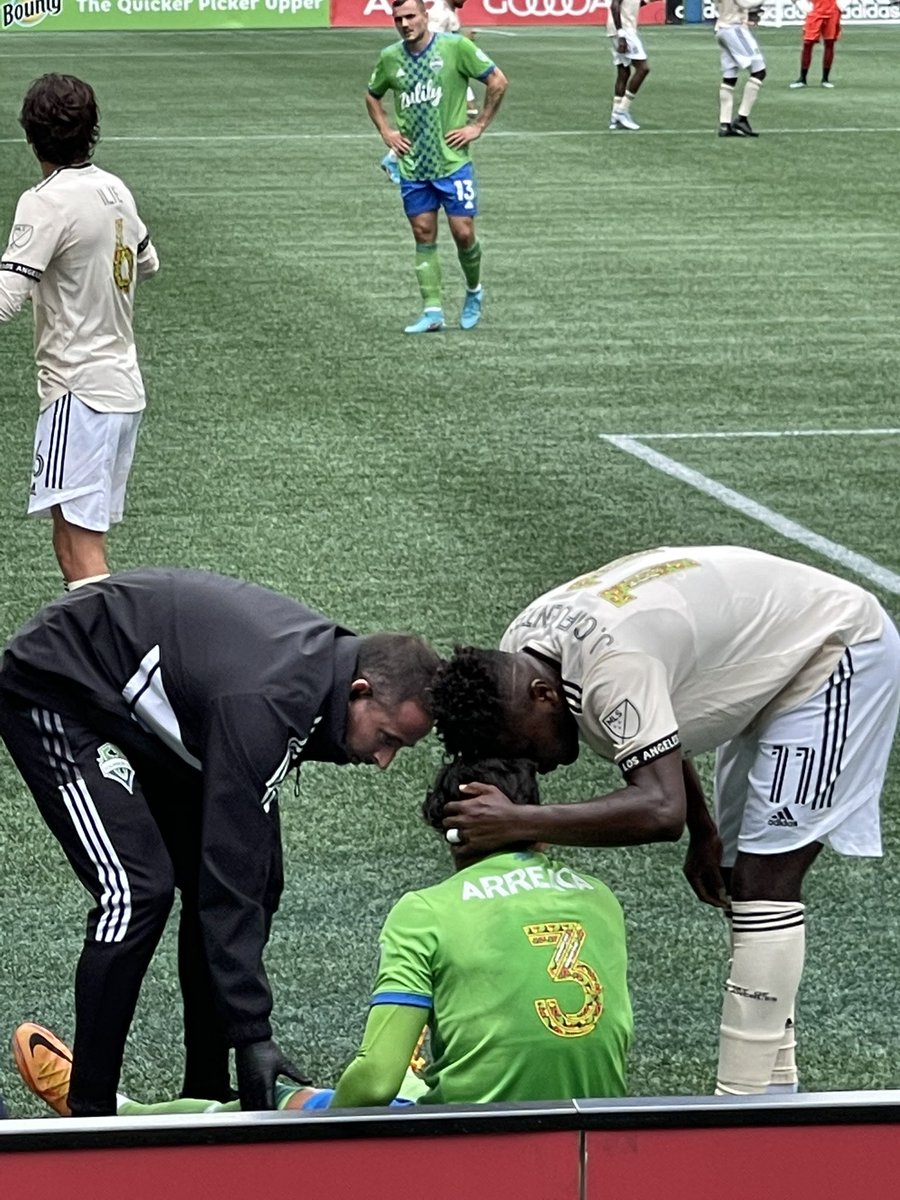 BeeSahvey's tweet photo. @SoundersFC 💙💚 https://t.co/rXRt9cjjZE