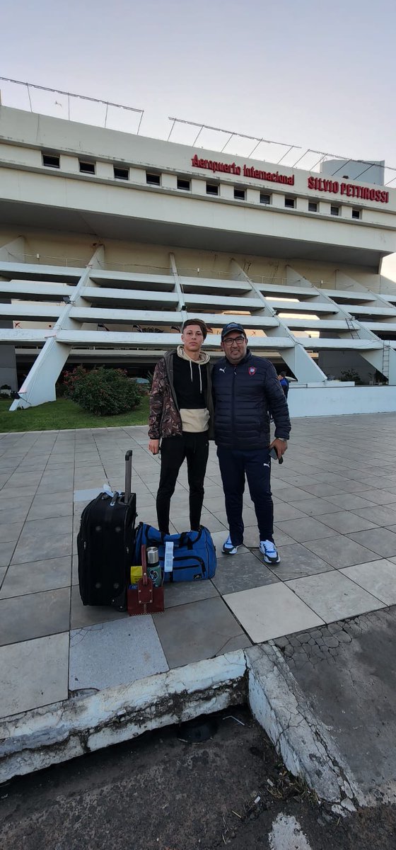 Danymacica's tweet photo. Llegó de San Luis 🇦🇷  Mauro Chirino para probar en las formativas de #Cerro
18 años
Volante
El jugador es seguido  por otros clubes grsndes de Argentina.
Lo recibió el Sr Héctor Marín en la mañana de hoy.
@1912Territorio @1330am https://t.co/By9QErrEPr
