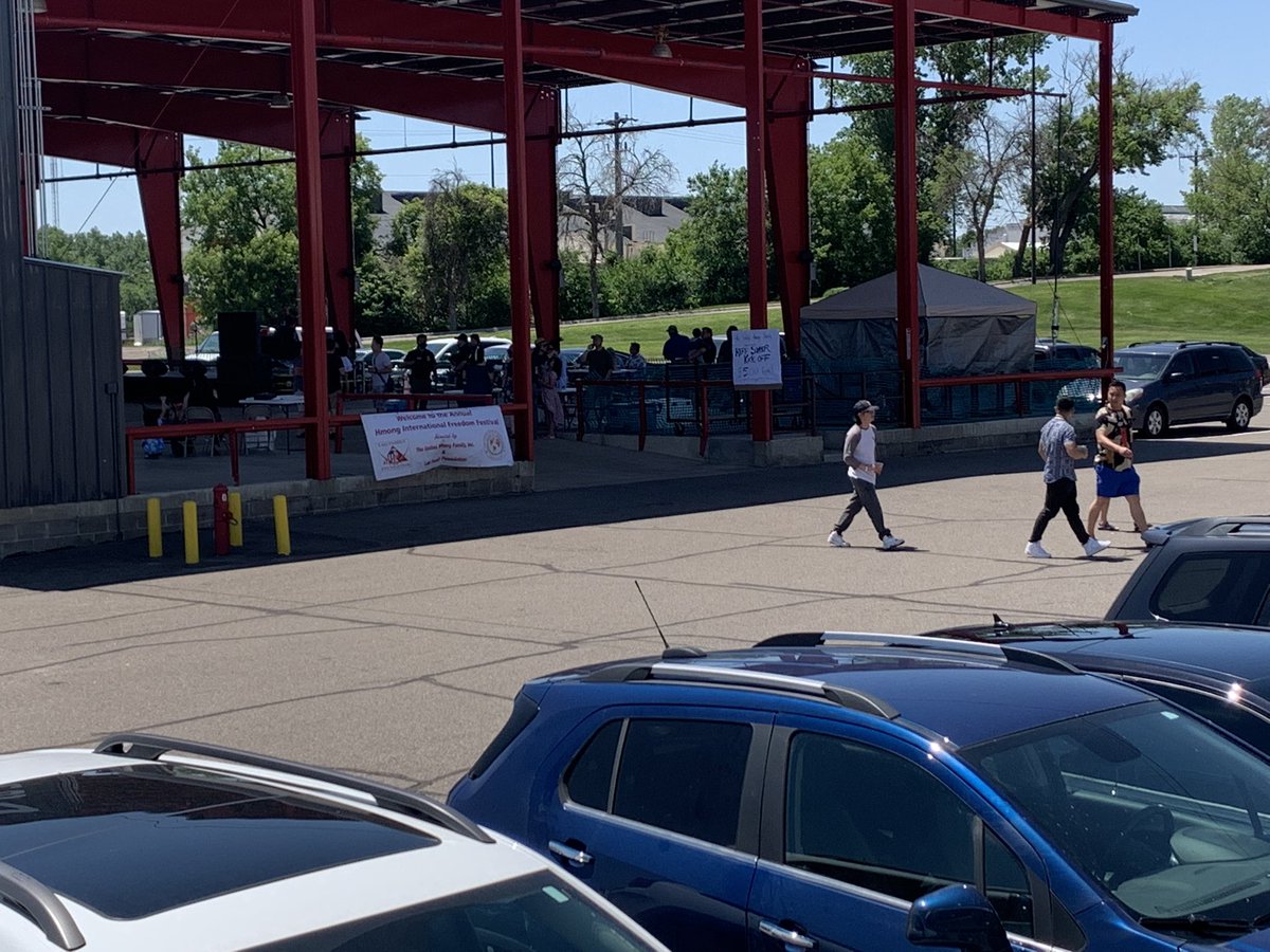 FrederickMelo's tweet photo. It’s Lao Family Freedom Festival day at The Lab breweries on Pelham (south of University Ave) and $5 gets one in to see the Hmong dance recitals. Also, Union Kitchen is here…#TigerBite! https://t.co/GtXqQ2iBJF