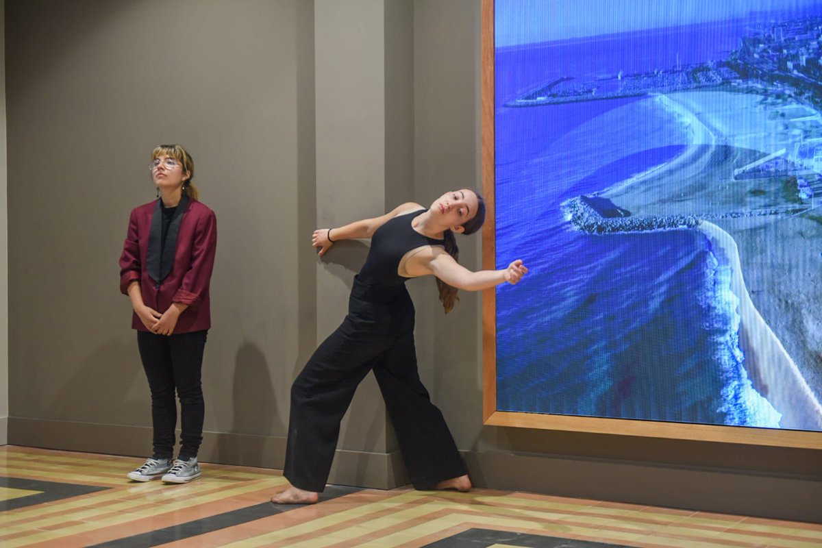 visit_mataro's tweet photo. La ciutadania avui i demà està descobrint la nova oficina de turisme que s'ubica al #CafèNou amb una visita guiada teatralitzada. Una oficina interactiva i tecnològica https://t.co/RsBPKBuOnb