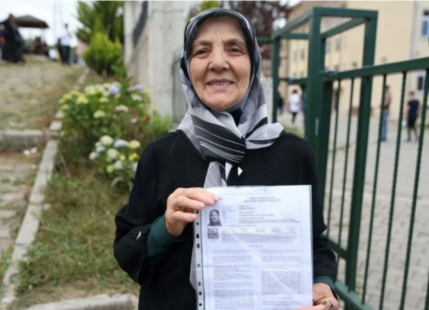 lheybem's tweet photo. 84 yaşındaki teyzemizin azmine hayran kaldım...#tyt2022 https://t.co/Wiw7L09fbO