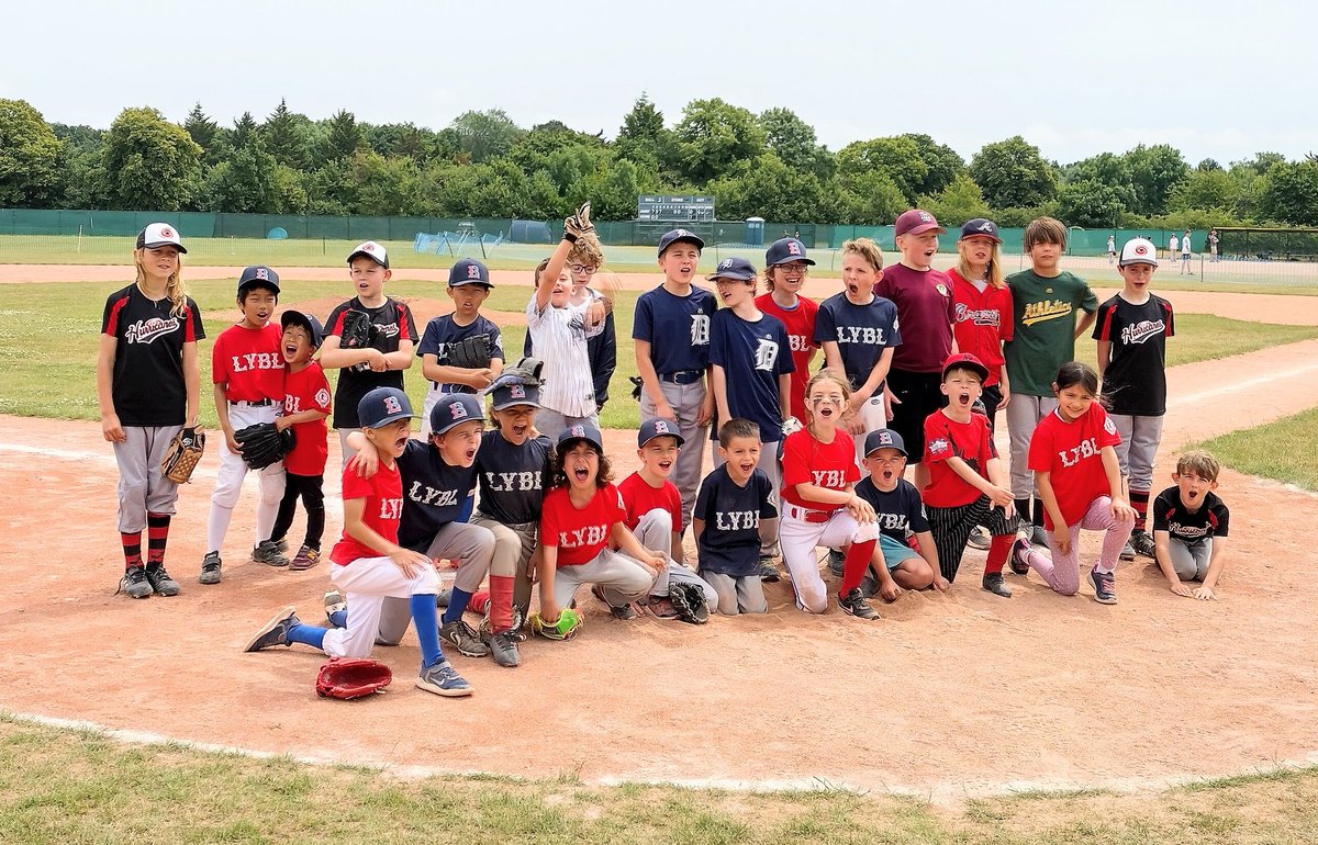 Great day of youth baseball at <a href="/FarnhamParkBSC/">Farnham Park BSC</a> bringing kids together from <a href="/BtnBaseballClub/">Brighton Baseball</a> <a href="/LYBLUK/">London YouthBaseball 🇬🇧</a> <a href="/LondonMets/">London Mets</a> <a href="/essexredbacks/">Redbacks Baseball</a>  <a href="/london_sports/">LondonSports</a> @HadlowHurricane  Terrific experience of fun and competitive baseball.  #PlayBall

<a href="/BritishBaseball/">British Baseball Federation</a> <a href="/bsuk/">BaseballSoftball𝙐𝙆</a> <a href="/GB_Baseball/">Great Britain Baseball</a>