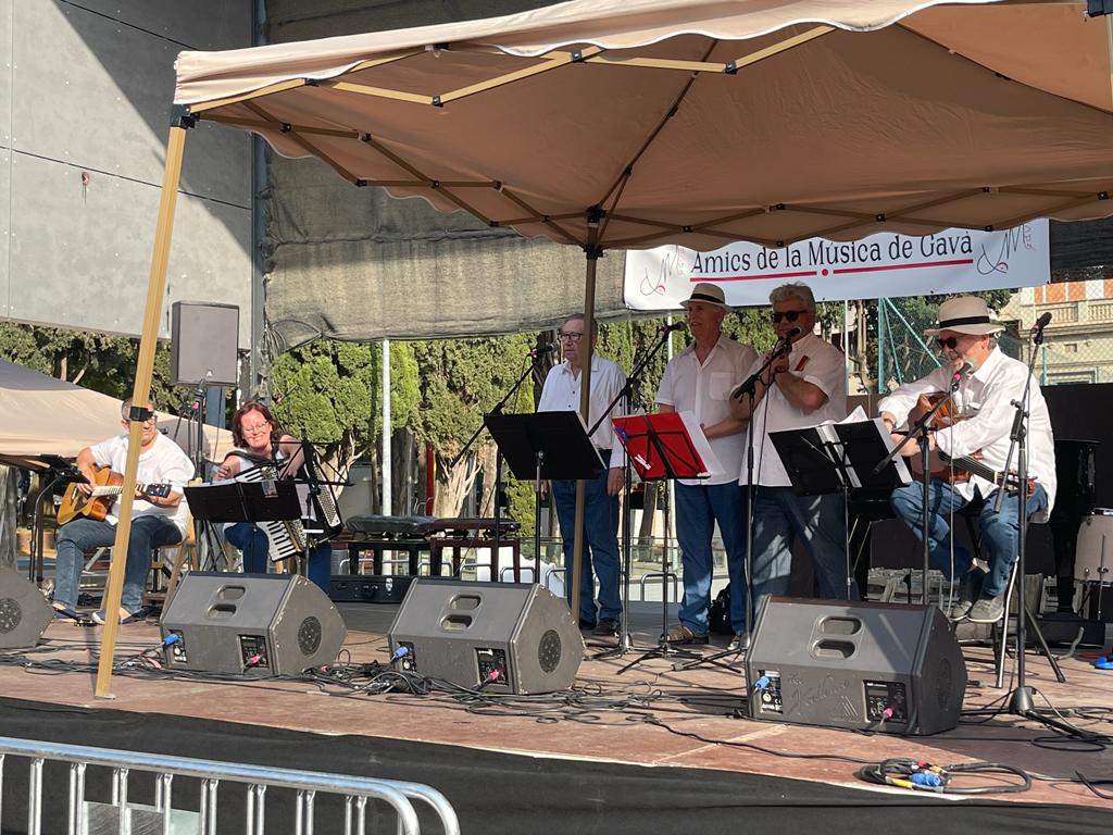 gebadia's tweet image. 🎶🎷🎸#Gavà viu avui la Festa de la Música!
Gràcies als @amicsmusicagava per fer-la possible i a tot@s els que ompliu de melodia i ritme el parc de la Torre Lluc.