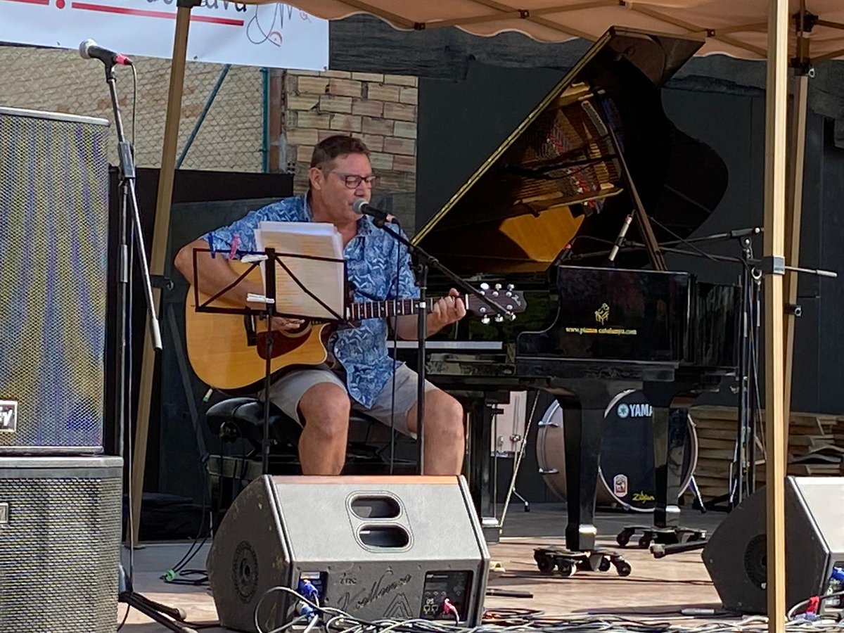 gebadia's tweet image. 🎶🎷🎸#Gavà viu avui la Festa de la Música!
Gràcies als @amicsmusicagava per fer-la possible i a tot@s els que ompliu de melodia i ritme el parc de la Torre Lluc.