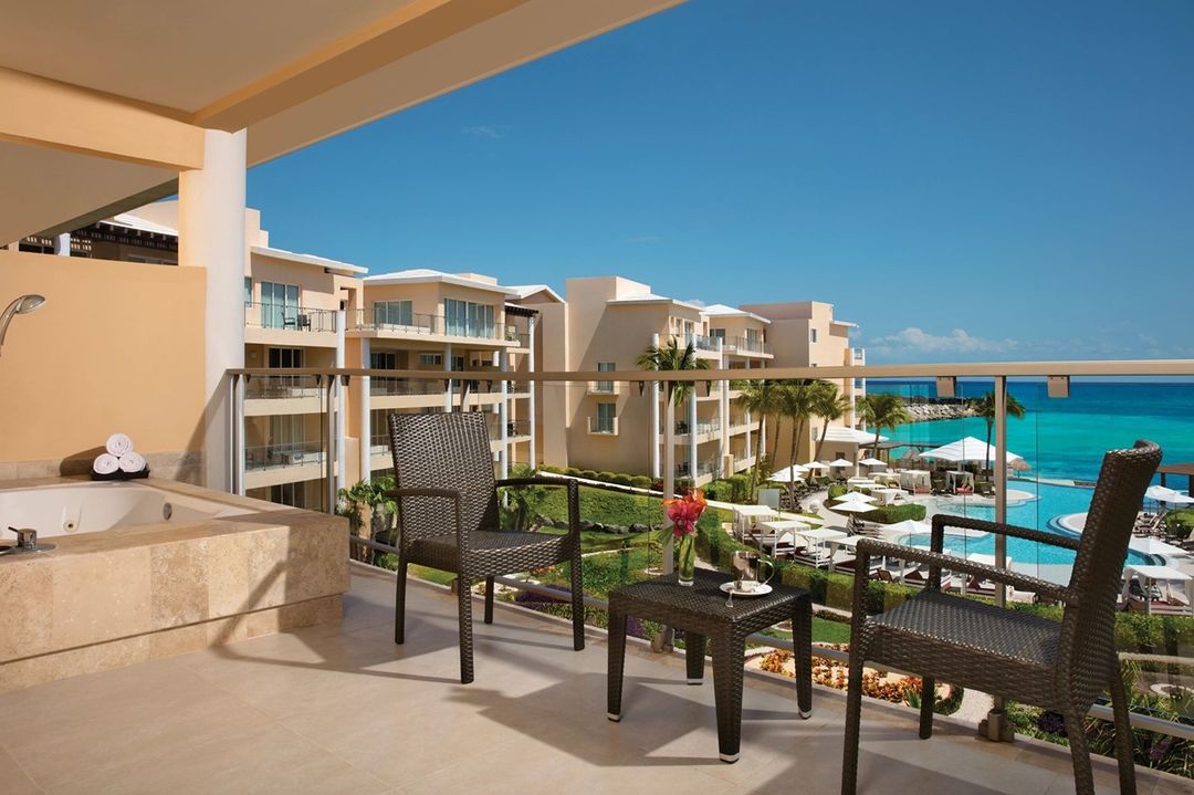 Views from the jacuz 😎

@dreamsjade