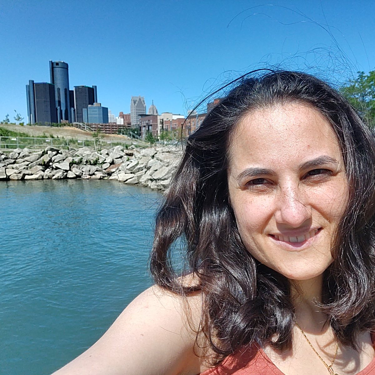 Thank you Detroit! Henry Ford Health, best surgical education. Dream training program. And now I graduate .. ✌️#NewProfilePic