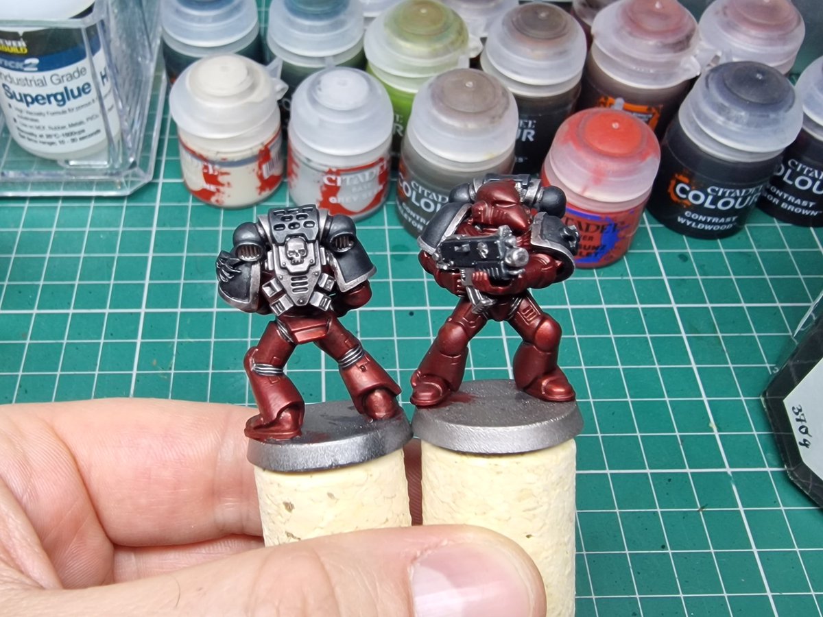 dan_smedley's tweet photo. Quick test of the main colours for a potential Word Bearers force for #horusheresy now that I have the #ageofdarkness boxset to build and paint!

Leadbelcher undercoat, followed by Basilicanum Grey and a Necron Compound drybrush all over. https://t.co/bg1nh0VkZs