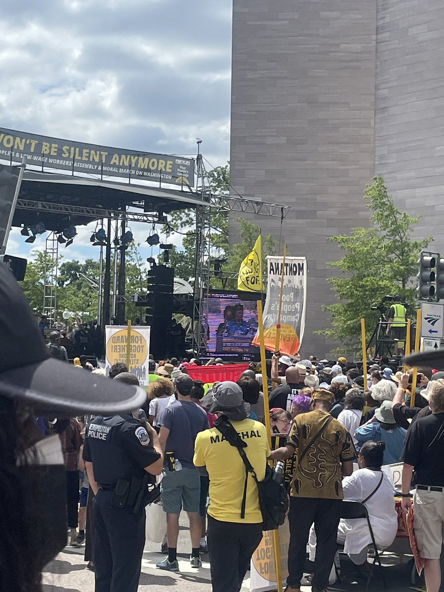 coverkchristina's tweet photo. In Washington D.C. with @RiversideNYC for the #PoorPeoplesCampaign’s #MoralAssembly2022! @UniteThePoor https://t.co/SLrGIoefrf