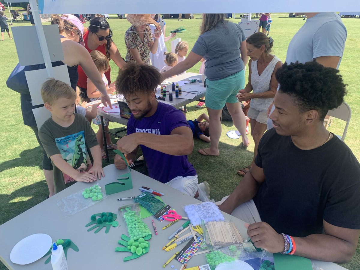 PaladinFootball's tweet photo. Thankful to Trailside Church for letting us help out today in the community‼️

#FUALLTheTime I #EliteIsTheStandard https://t.co/3bxxu6EbaE