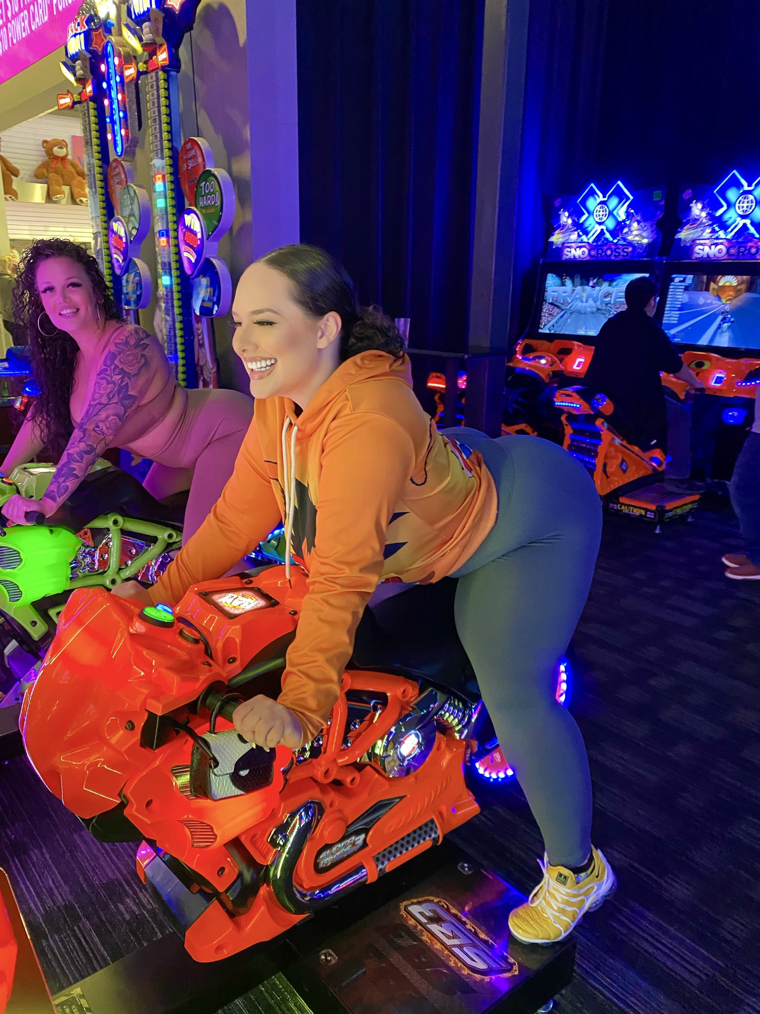 Shainarae Loveliest on Twitter: "Arcade is my happy place 🙏 https://t