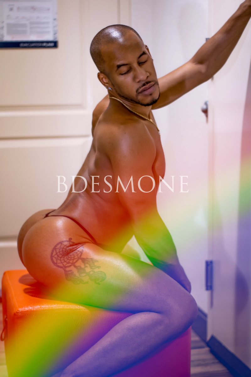 Bdesmones's tweet photo. BE BOLD BE YOU https://t.co/EGRxOTGSxW #bdesmone #gay #pride #gay #bdesmones #model #nyc #booty https://t.co/F9tpikpeGC
