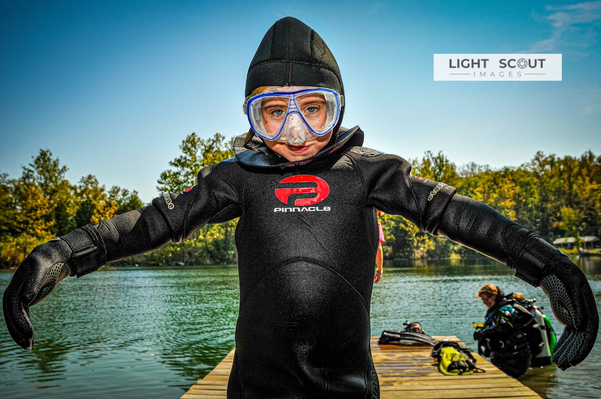 I sweat the fish was THIS big

#lightscoutimages #youractionmypassion #scuabdiving #fishtales