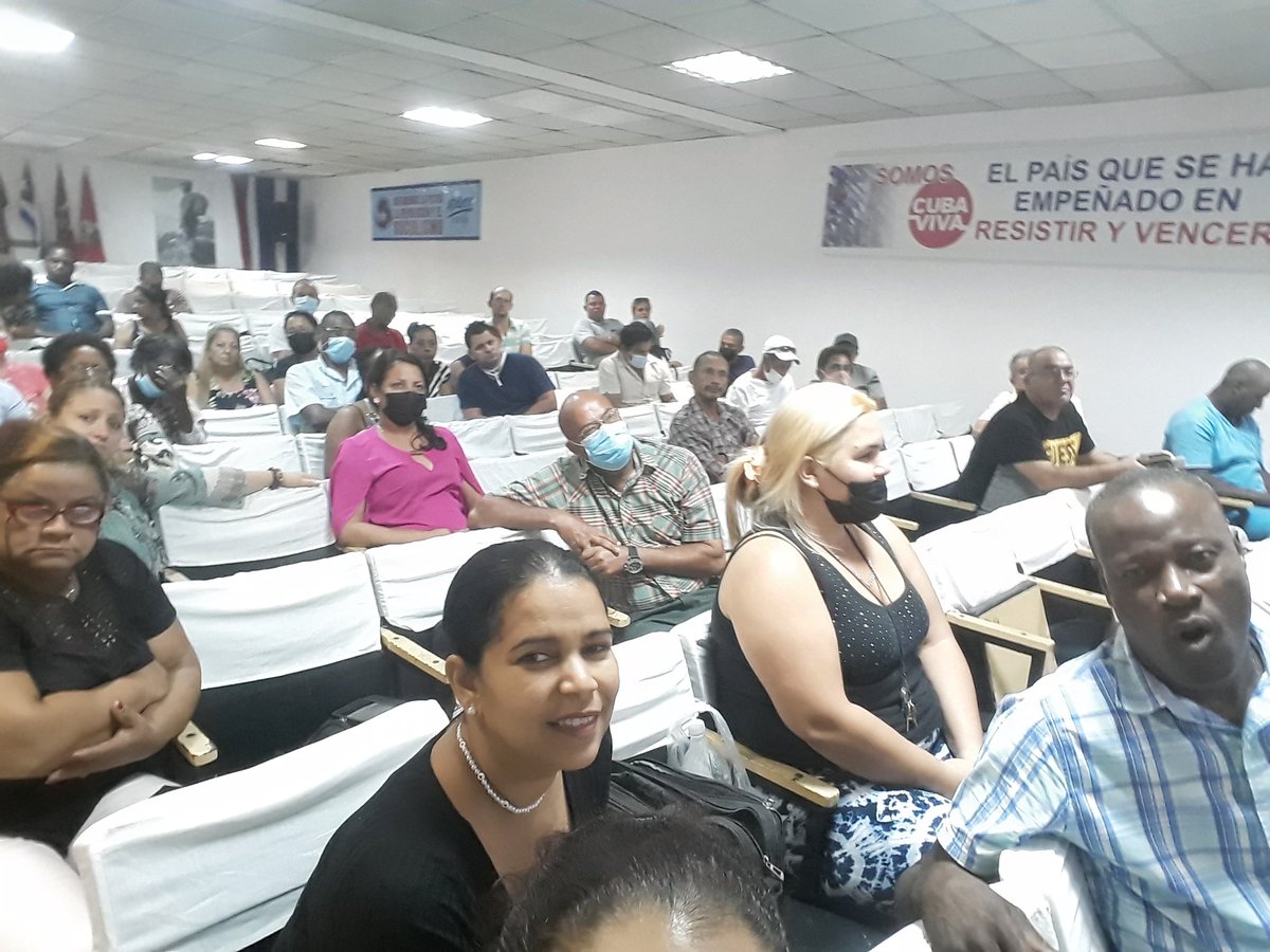 Jul1Julia's tweet photo. Rinde homenaje el pleno del Comité Municipal del @PartidoPCC en la #IslaDeLaJuventud a la presidenta Eterna de la @FMC_Cuba #VilmaEspínGillois  #VilmaPorSiempre @TeresaBoue @DrZGG1 @LivanFuentes1 @isla_fmc #FMCIsla https://t.co/kVAS2jX5Pd