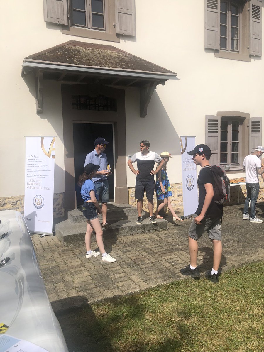 Rencontres intenses et riches aujourd’hui à la journée des entreprises et des métiers à <a href="/Ville_Holtzheim/">Ville de Holtzheim</a>; les entreprises s’adaptent à la pénurie de candidats en redoublant d’efforts et de créativité pour présenter leurs métiers, la <a href="/MDE_Strasbourg/">Maison de l'Emploi</a> est à leurs côtés !