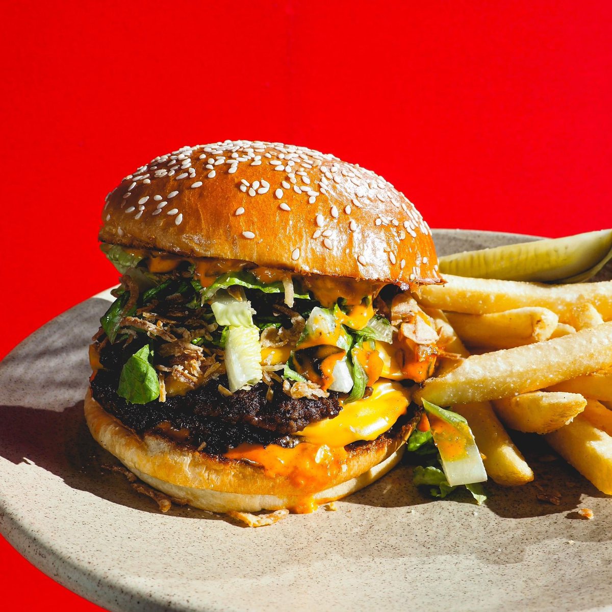 Bring Pops to Brunch at West Town Bakery &amp; Diner this weekend!
Book your table: resy.com/cities/chi/wes…

🍔 <a href="/SlagelFarm/">Slagel Family Farm</a> Smash Burger {Two Smash Patties, American Cheese, Lettuce, Special Sauce, Crispy Shallot, Seeded Brioche}