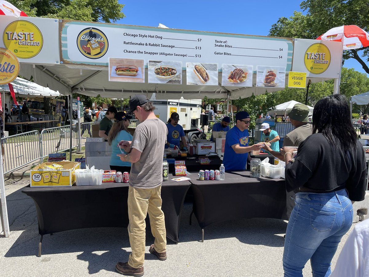 Konkolskorner's tweet image. #chancetgesnapper sausage at #pullman @TasteofChi
