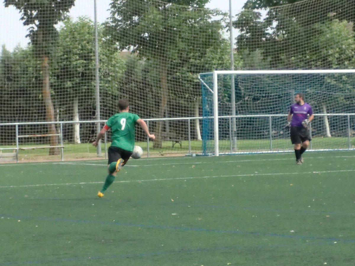 cdboscoleon's tweet photo. 📸 ¡ Galería de imágenes del encuentro entre el aficionado y el @UDBenavides !

#futbolbase #somosFutbol #gobosco #leonesp https://t.co/NuIjIuGS7c