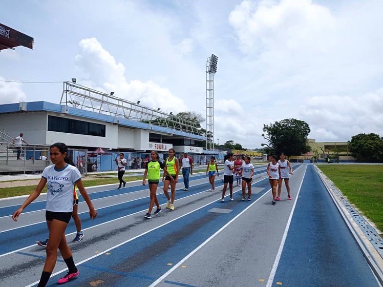 #18Jun En pleno desarrollo la Edición 43 de los Juegos Deportivos General Juan Jacinto Lara. En las competencias de Atletismo desde el Polideportivo Máximo Viloria los niños y niñas demuestran su talento. Seguimos construyendo el estado Lara Potencia con Rumbo Seguro.