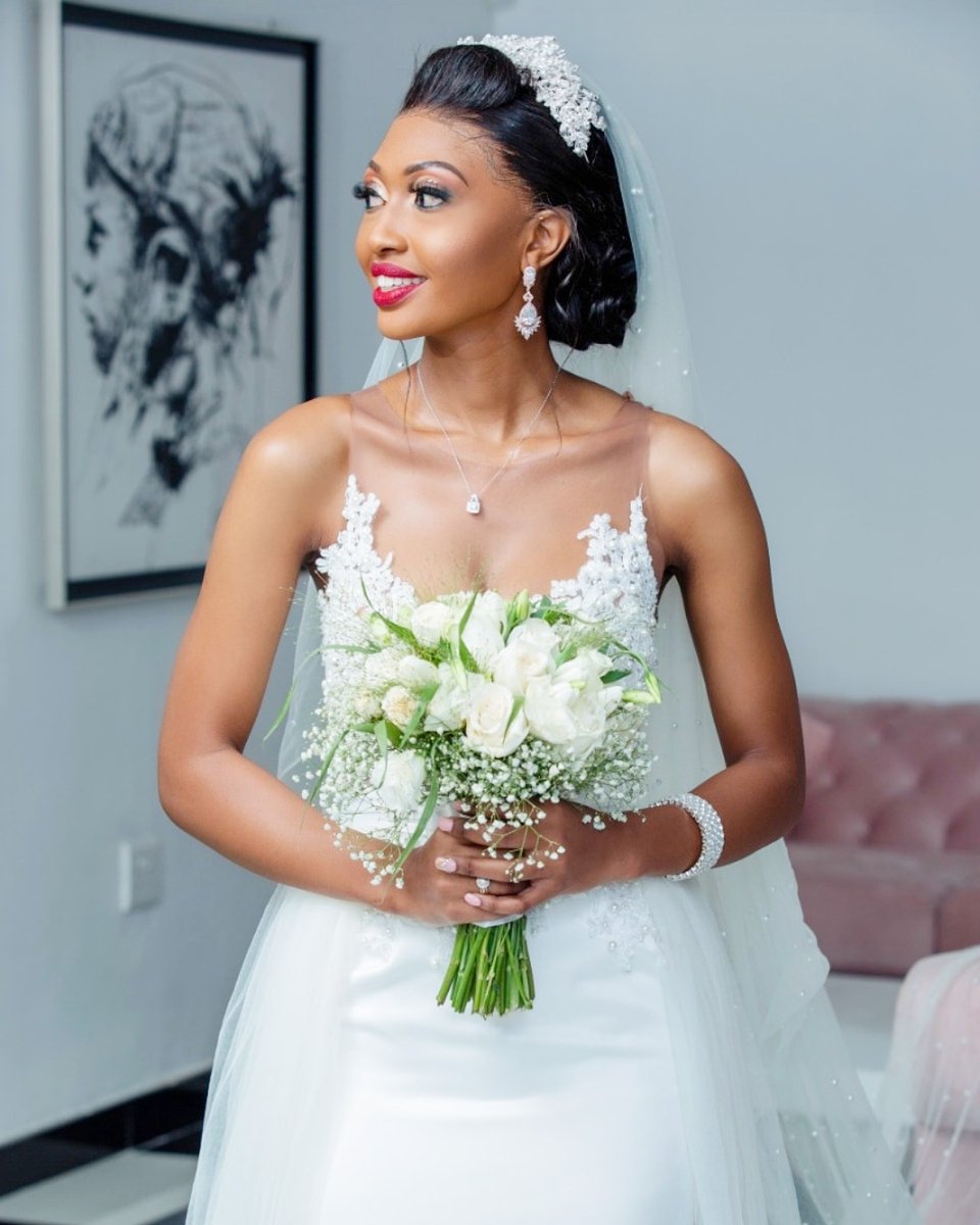 BridalRendy's tweet photo. Crown and earrings @bridal_accessories_sa @BridalRendy

Instagram @Bridal_accessories_sa 
Whatsapp 0681413293 for inquiries

#bridalaccessoriessa #bridalaccessoriessabyrendym #southafricanweddingsuppliers #weddingaccessory #southafricanweddingideas
#weddingcrowns https://t.co/nn0RkhtD55