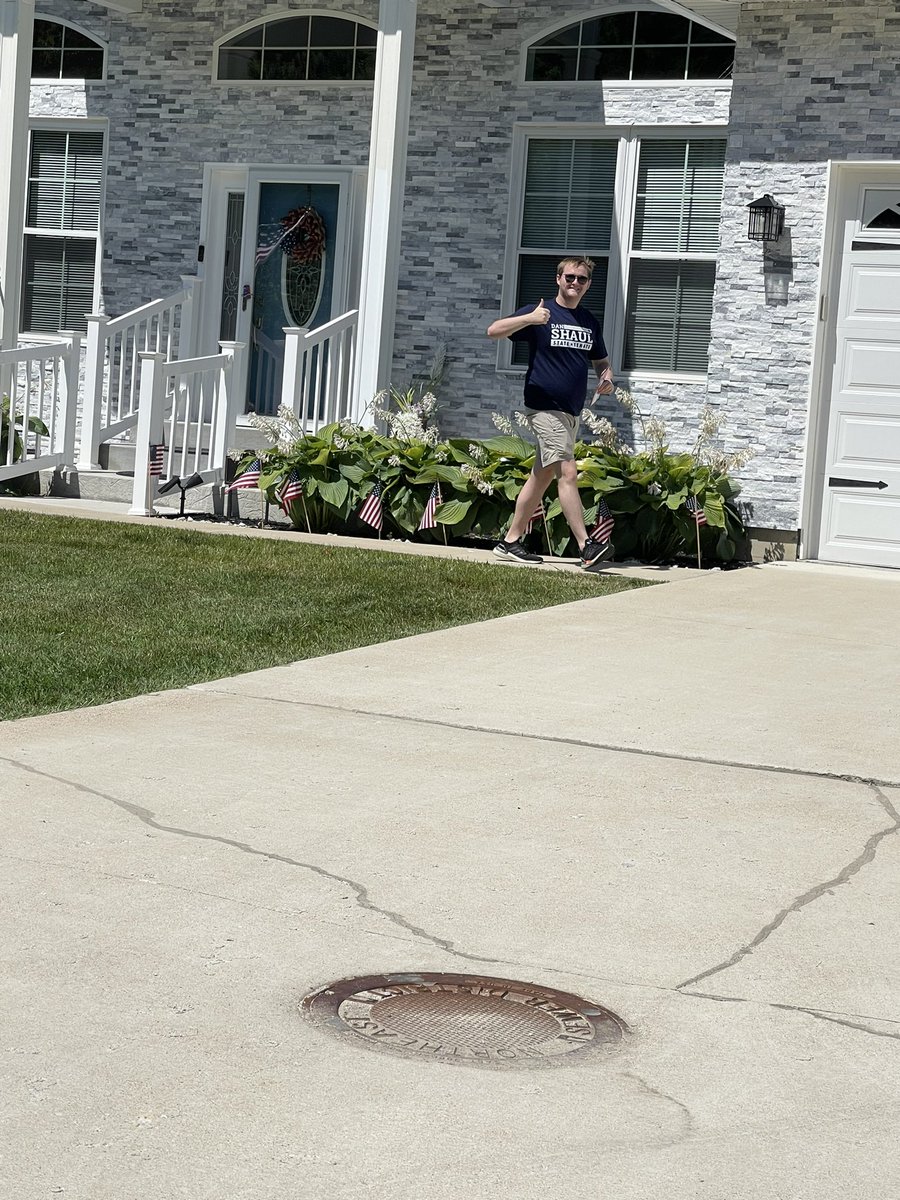 DanShaulMO's tweet photo. Saturdays… well everyday, are for the doors! #TeamShaul is out across Jefferson County visiting with voters today. I will stand up for our conservative values in the State Senate. #JeffcoMO #moleg https://t.co/5KnWR0KuVL