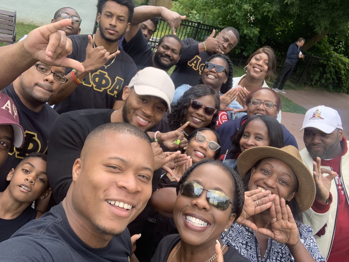 kga95aka's tweet photo. Delta Mu Omega Chapter of Alpha Kappa Alpha Sorority, Incorporated celebrates Juneteenth 2022. Great sisterhood and support of our community programs. #devine9 #allinforalbany https://t.co/k8SXHwpVnM
