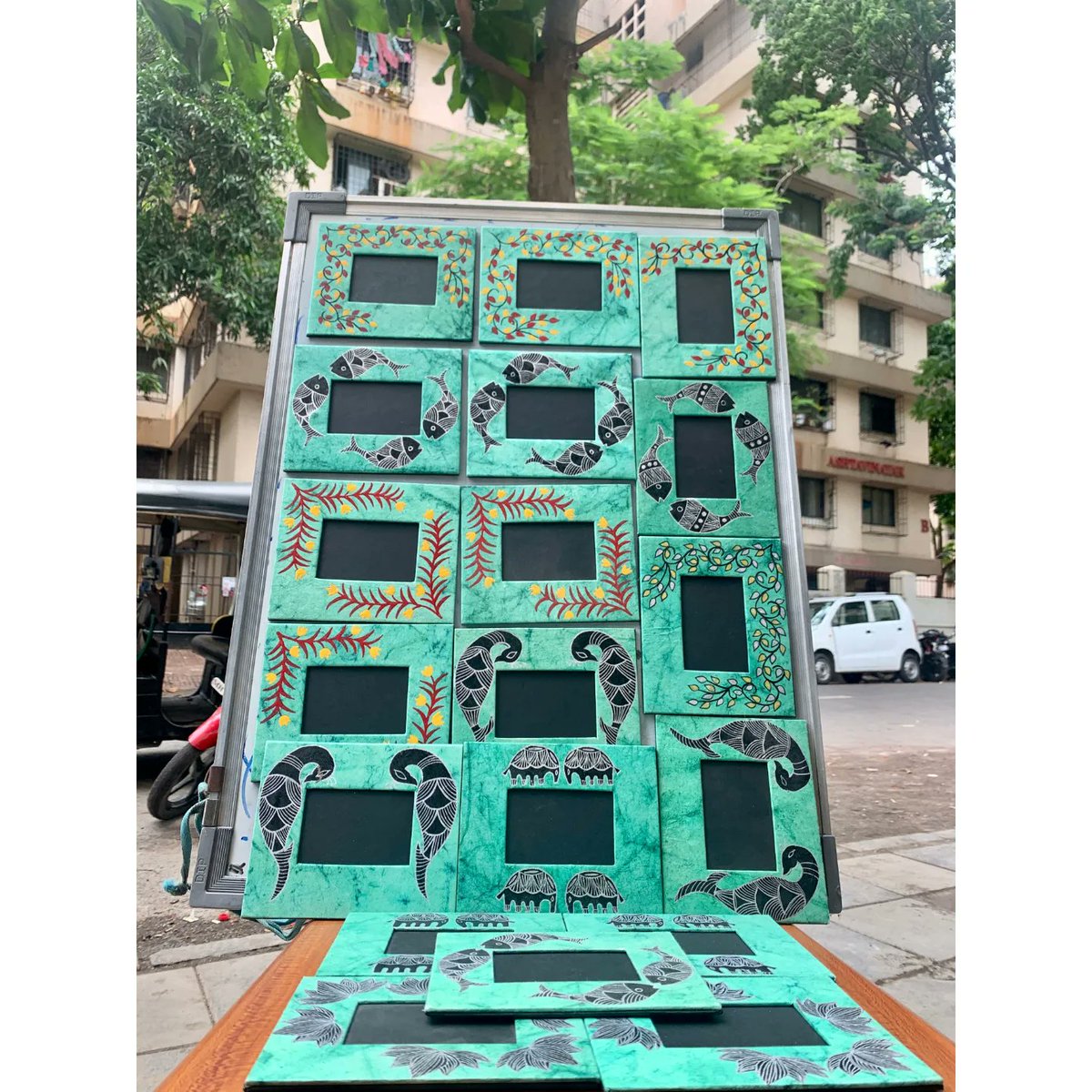 AfterTaste2012's tweet image. Each product has been meticulously handcrafted, handstitched and handpainted by the #artisansofaftertaste. 

#Riotofcolours #Magneticframes 
#buysomethingnice #dosomethinggood 
#corporateorder #artforempowerment #dignifiedlivelihood
(2/2)