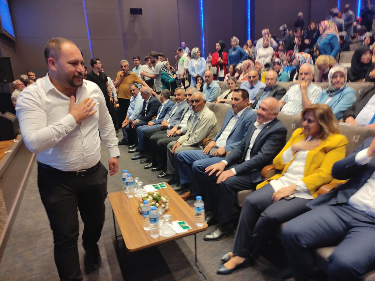 burakcaldran's tweet photo. İçişleri Bakanımız Sn.@suleymansoylu'nun katılımlarıyla yaptığımız @AKPartiG_Antep Genişletilmiş İl Danışma Meclisi Toplantımıza teşkilatımız ile katılım sağladık.

@akgencsahinbey teşkilatımızla Büyük ve Güçlü Türkiye yolunda  2023 seçimlerinde durmadan, yorulmadan çalışacağız🇹🇷 https://t.co/h4tsdSj1W1