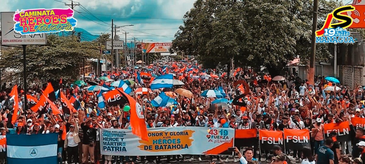 Fuerza de pueblo trabajador, rindiendo homenaje a los Héroes de Batahola.

¡El Pueblo, el gigante de las victorias! ✊❤️

#Nicaragua
#4319FuerzaDeVictorias