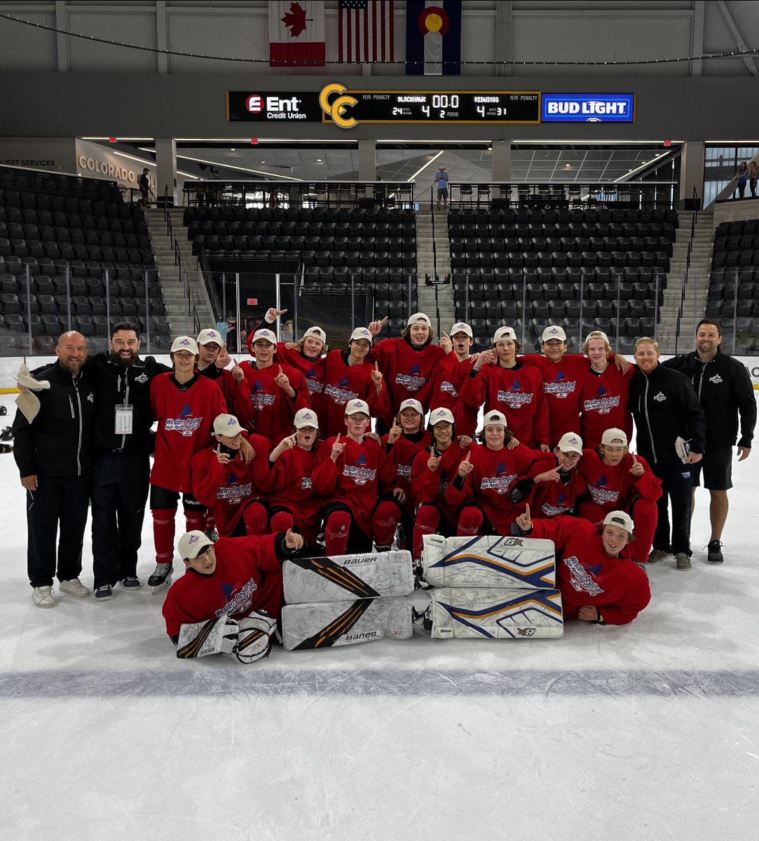 Parker_J15's tweet image. Awesome week and a great ending with the #KoolAidMen  Thank you @WRHPC @usahockey and Bruce Urban Flint Doungchak Wayne Sawchuk for running a great camp!!