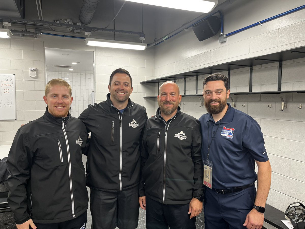 Parker_J15's tweet image. Awesome week and a great ending with the #KoolAidMen  Thank you @WRHPC @usahockey and Bruce Urban Flint Doungchak Wayne Sawchuk for running a great camp!!