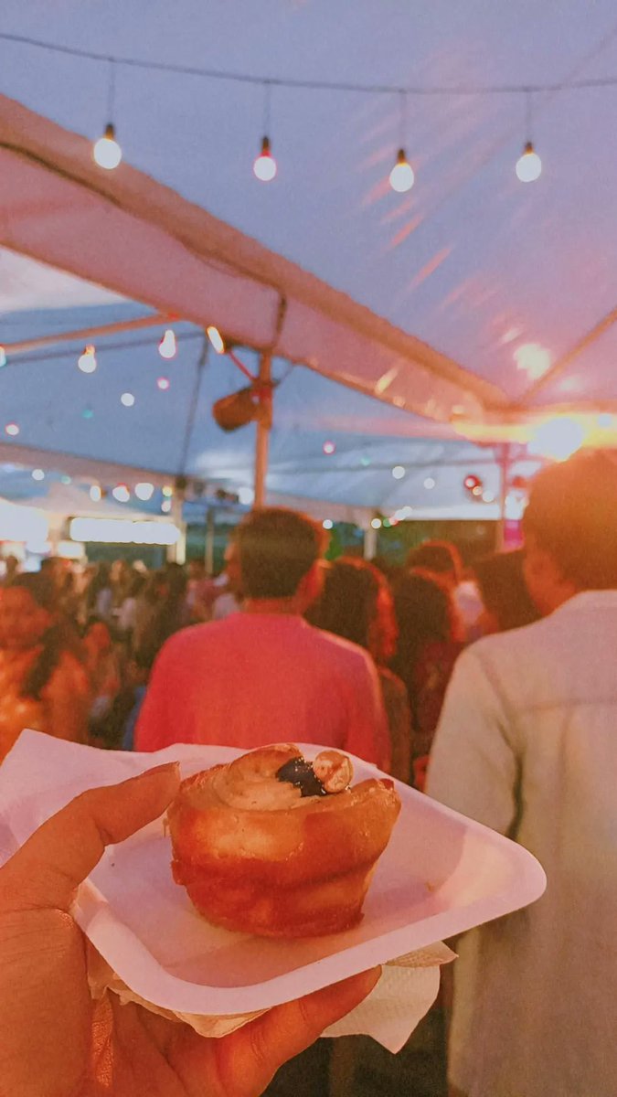 AwasthyShubhi's tweet photo. Food festival evening done rightt. 
Felt really cute today 😌 https://t.co/gaGaO3oGNk