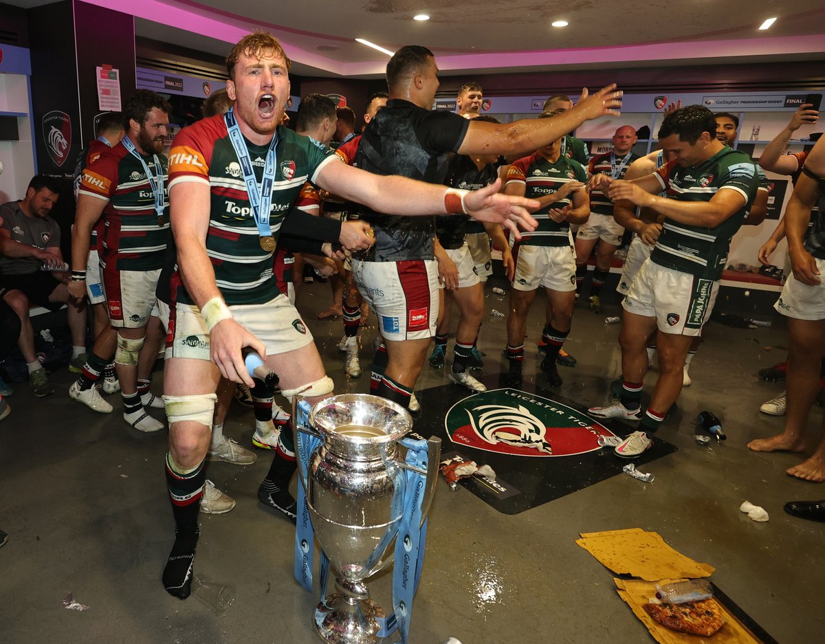 rugbyontnt's tweet photo. Dressing room scenes 🍾🏆

#GallagherPremFinal | @LeicesterTigers https://t.co/pX9HJsDKWU