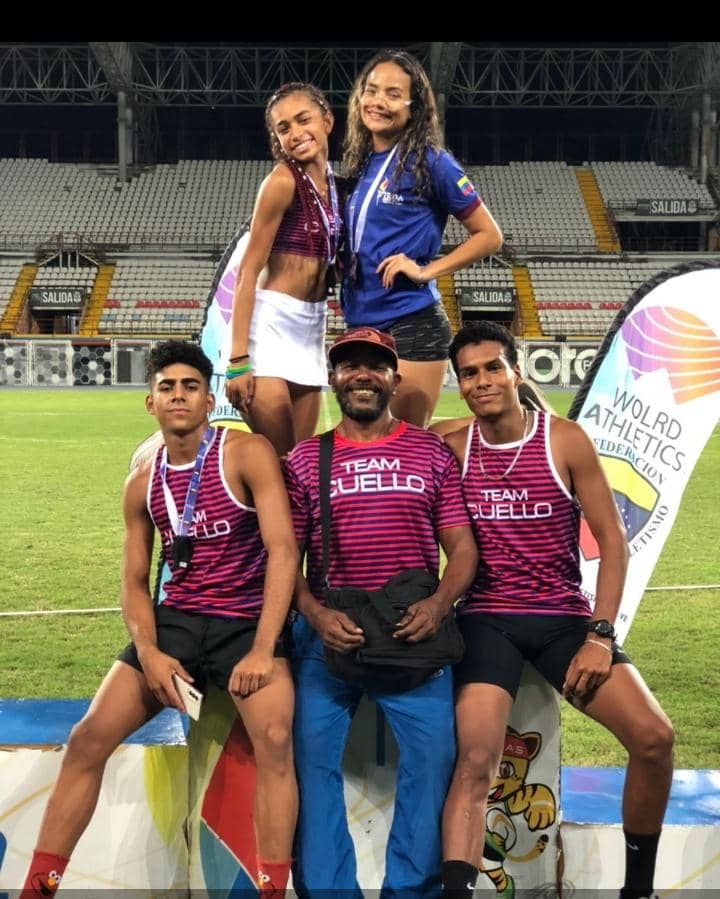 El <a href="/GobiernoAragua_/">Gobierno Aragua</a> encabezado por la Gob <a href="/Soykarinacarpio/">Karina Carpio</a>, felicita a los atletas Yanuelys Montilla, Egberth Espinoza, Ibeyis Romero, Kelvin Williams y Javier Gómez, por su excelente desempeño en el Campeonato Nacional Juvenil Barinas 2022, sumando 3 medallas de Oro y 1 de plata